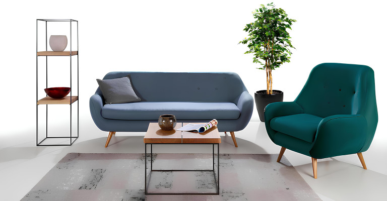 Moderný látkový gauč pre jednu osobu na sledovanie televízie