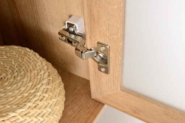 Nova vysoká kúpeľňová skrinka