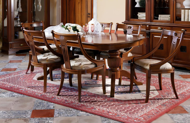 Sada jedálenského stola so 4 klasickými stoličkami v 5 častiach.