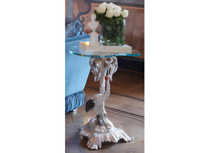 Luxusný drevený konferenčný stolík klasického barokového rokokového štýlu