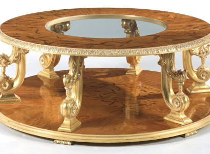 Masívny drevený konferenčný stolík