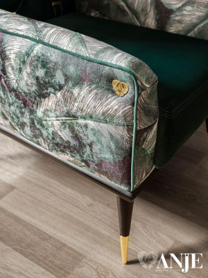 Luxusná zelená čalúnená stolička nová