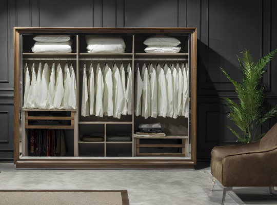 Elegantný nábytkový set do spálne v 6 častiach.