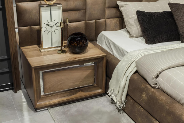 Kompletný hotelový nábytok v hnedej farbe so 4 dielmi