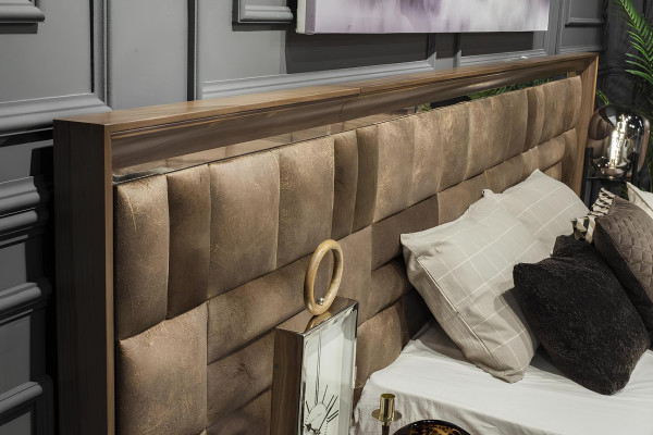 Kompletný hotelový nábytok v hnedej farbe so 4 dielmi