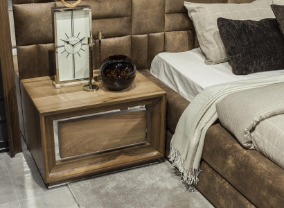 Ideálny dekor do spálne s skriňou, nočným stolíkom a posteľou v 5 častiach.