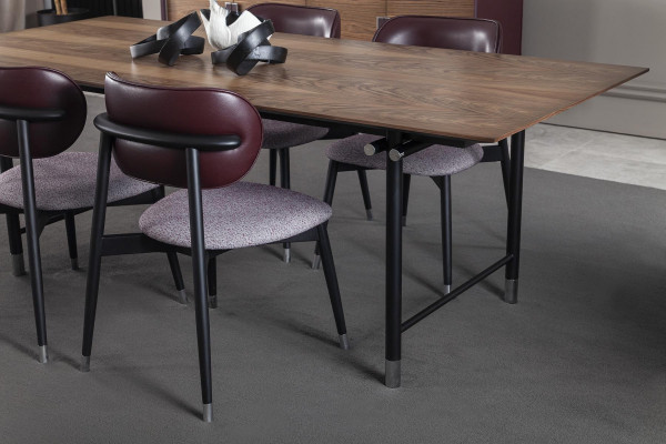 Luxusný jedálenský stôl, praktický stôl, drevený nábytok