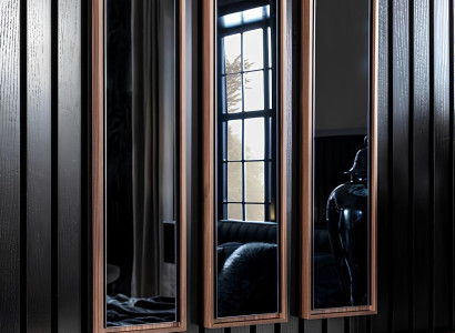 Kompletná posteľná súprava Perfect s čiernou posteľou a nočnou lampou, 8 kusov.