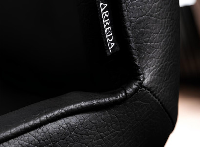 Luxusný stôl so 4 skladacími stoličkami