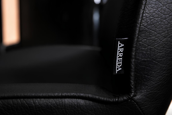 Luxusný stôl so 4 skladacími stoličkami