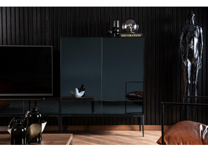 Bež, čierna a hnedá obývacia skriňa