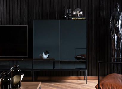 Bež, čierna a hnedá obývacia skriňa