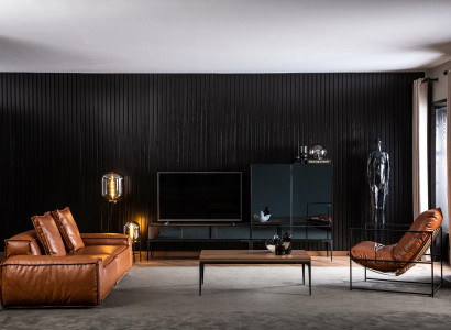 TV skrinka s integrovanou zásuvkou