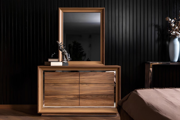 Ideálny set nábytku do spálne, ktorý obsahuje skriňu, nočný stolík a posteľ v 5 častiach.