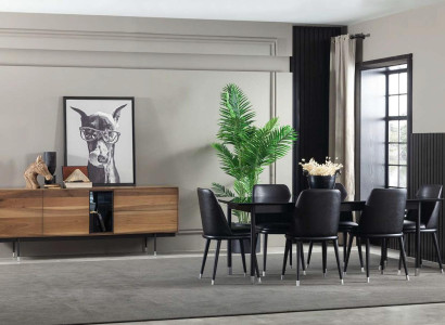 Sada moderného kuchynského nábytku s modernými a pohodlnými stoličkami