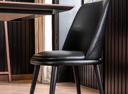 Stôl so 4 stoličkami