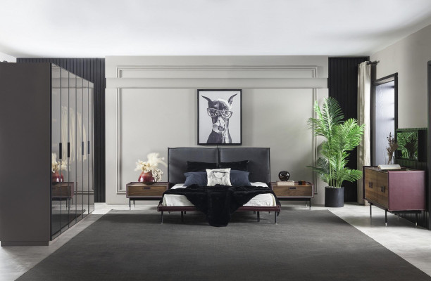 Ideálny komplet na vybavenie spálne, vrátane skrine, nočného stolíka a postele v 4 častiach.