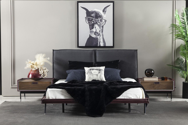 Luxusná hnedá nočná skrinka do spálne, moderná konzola