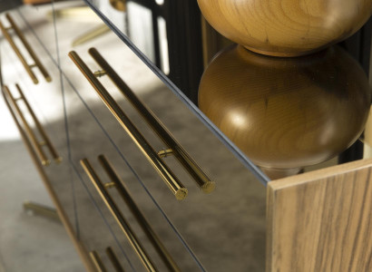 Moderná komoda s zrkadlom