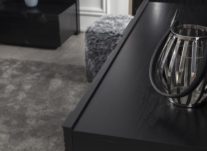 Čierna mobilná skriňa na 138 cm