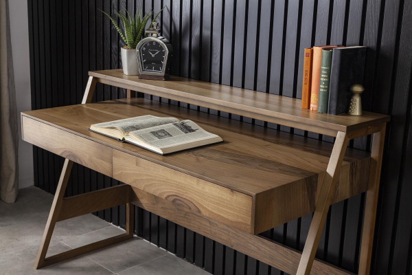 Luxusná konzola s pohodlným úložným priestorom