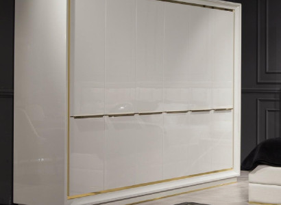 Moderná a pohodlná biela skriňa s luxusným úložným priestorom