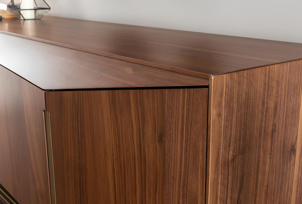 Hnedý jedálenský stôl s 9 stoličkami a nočným stolíkom