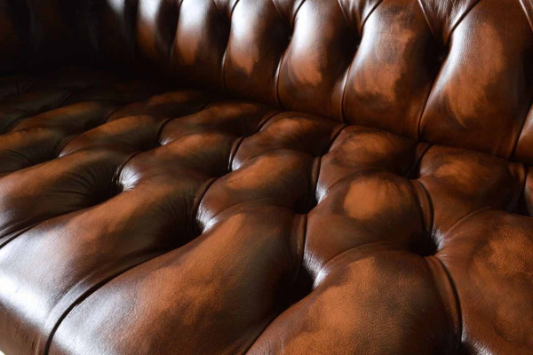Luxusný Chesterfield dvojmiestny gauč