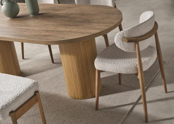 Moderný jedálenský stôl