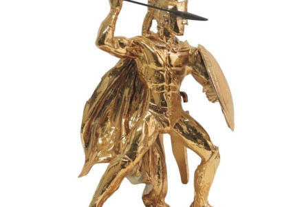 Dizajnerska milzu karavīra statuja