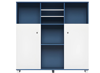 Moderná modrá a biela stolná lampa s otvorenými policami a zatvorenými dverami