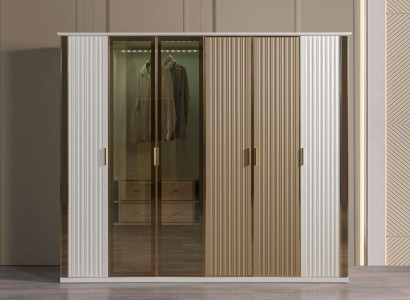 Moderná a luxusná sklenená skriňa, 234 cm