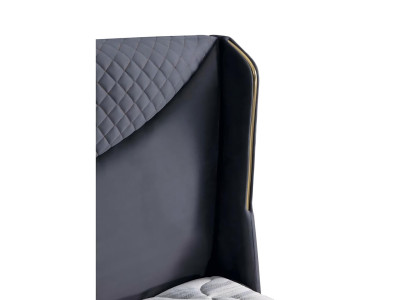 Moderná sivá posteľ s matracom