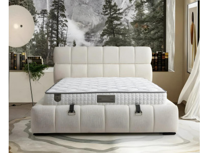 Elegantná modrá textília a drevená posteľ s matracom