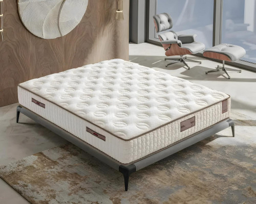 Elegantná biela posteľ s moderným matracom