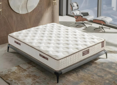 Elegantná biela posteľ s moderným matracom