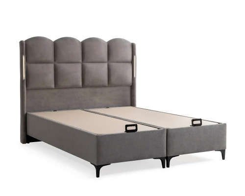 Sivá posteľ s vankúšmi z textílie a dreva, moderný dizajn