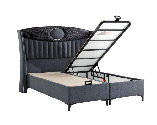 Elegantná posteľ z látky a dreva s matracom