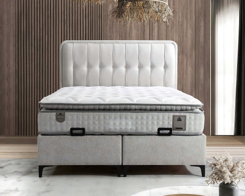 Moderná posteľ s matracom