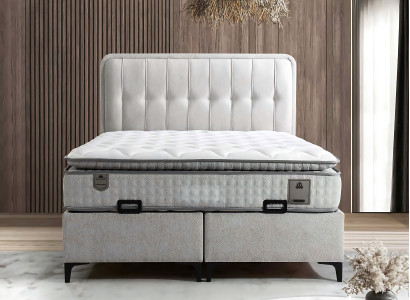 Moderná posteľ s matracom