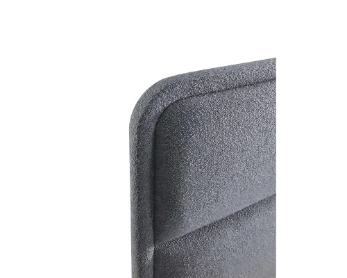 Moderná sivá posteľ s vankúšom z textilu a dreva