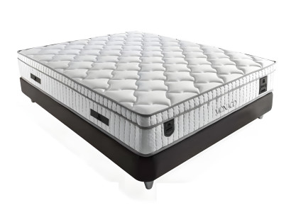 Elegantná posteľ z látky a dreva s matracom