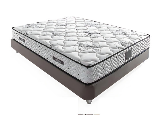 Posteľ z sivej tkaniny s moderným matracom