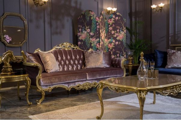 Dreisitzer-Sofa in brauner Farbe im klassischen Stil für das Wohnzimmer