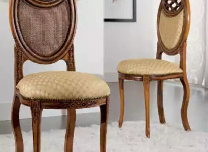 Stuhl Möbel Design Polsterstuhl Esszimmerstuhl Klassisch Holz Bänke