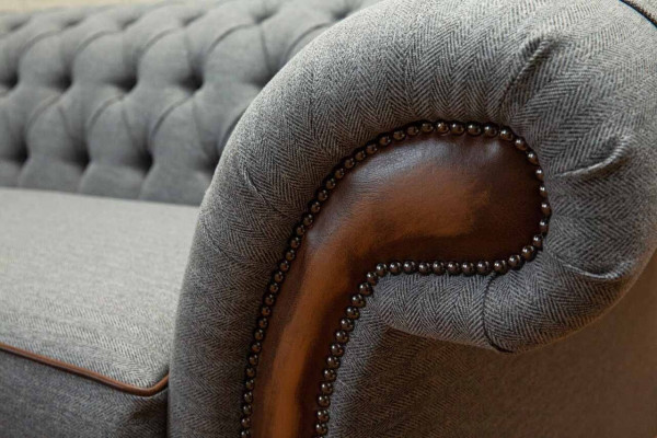 Luxus Sofa 4 Sitzer Wohnzimmer Chesterfield Couch Design Grau Sofas Neu
