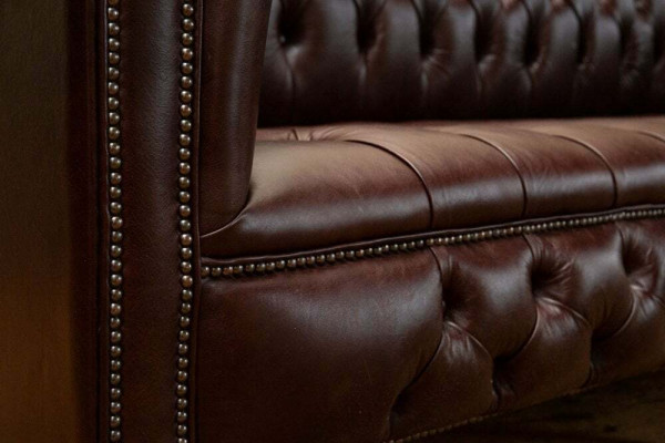 Braunes Chesterfield 4 Sitzers Klassische Luxus Barock Rokoko Sofa
