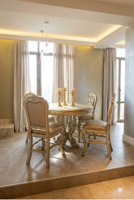 Esstisch 4x Stühle Klassische Esszimmer Garnitur 5tlg. Set Runder Tisch