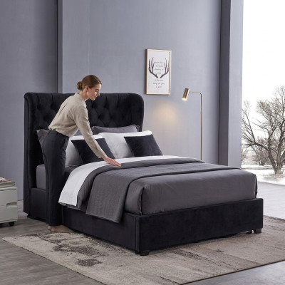 Schwarzes Chesterfield Polsterbett Luxus Schlafzimmer Deko Design Betten Leder