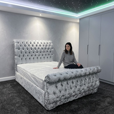 Samt Velvet Chesterfield Design Bett Klassisches Bettgestell Polster Betten Neu